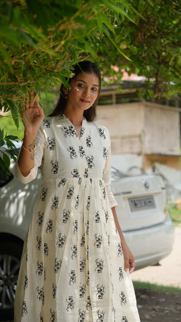 Off White Kota Cotton Embroidered Suit